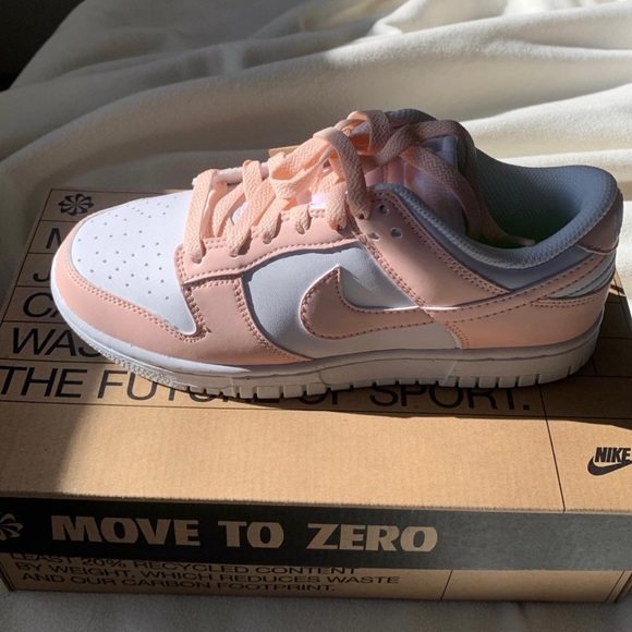 ❌❌SOLD❌❌ NWT Nike dunk low size 5.5 Women 4 in Men - Picture 3 of 5